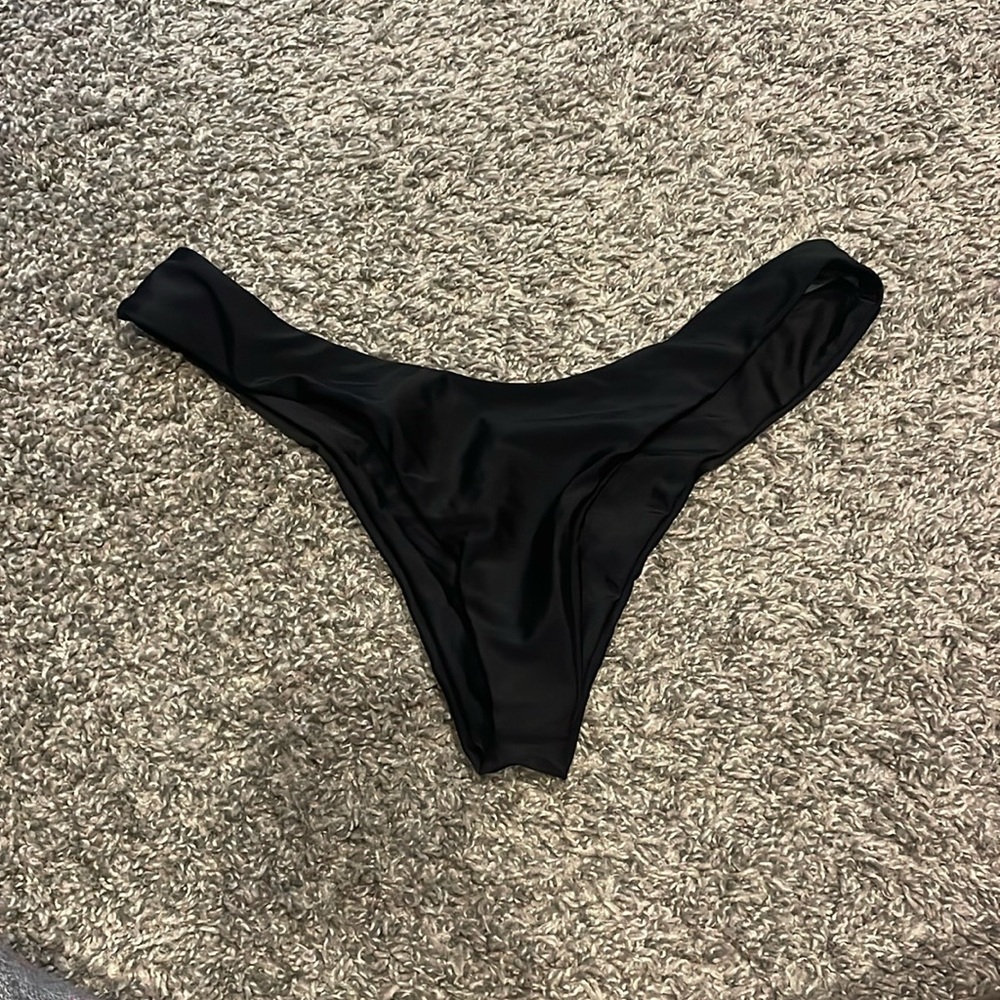 Cheeky bikini bottoms